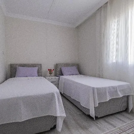 Holiday home Lilyum Evleri 3 *